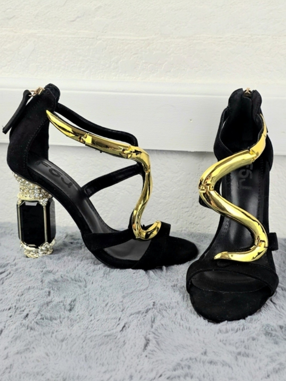 FSJ Gold Serpentine Heels - Picture 3 of 15